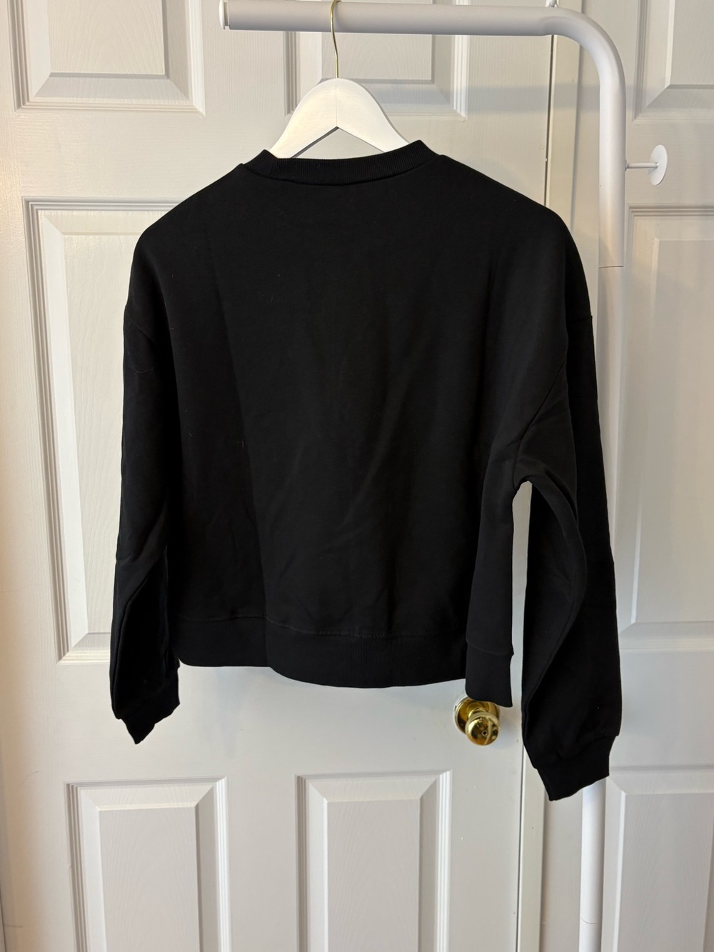 New H&M Black Crewneck Sweatshirt Size Small Cotton - Picture 8 of 10